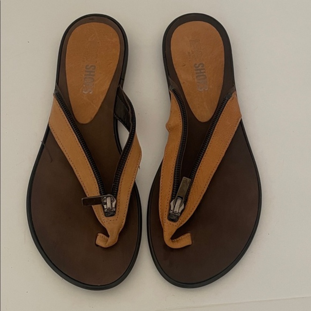 Vero Cuoio Brown and Tan Zipper Sandals made in italy